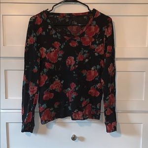 V-neck long sleeve